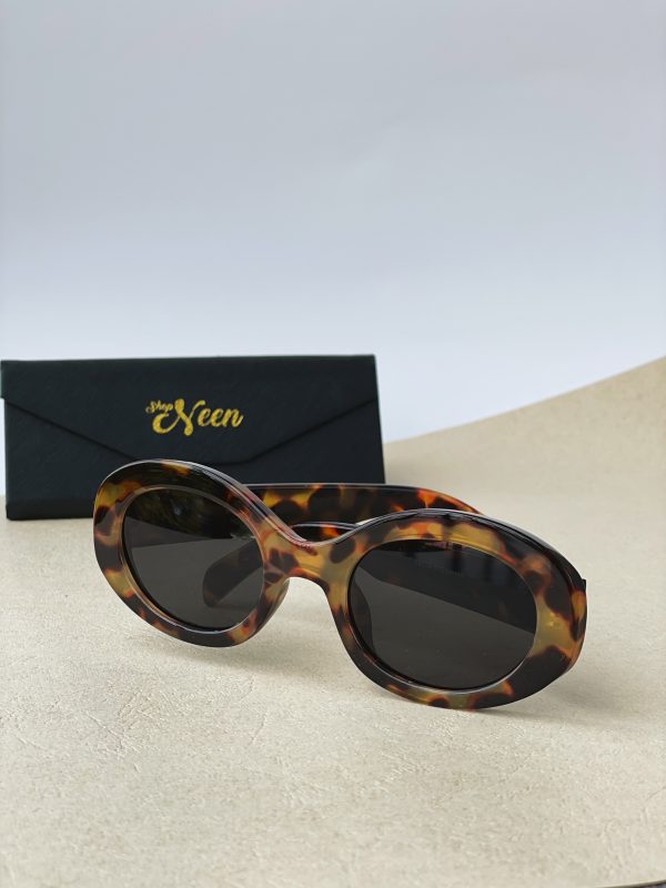 Oval brown chic sunglasses